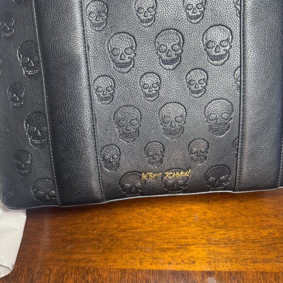 Betsey Johnson Black skull embossed with studs one side tote bag XOSTUDDY - Picture 4 of 9